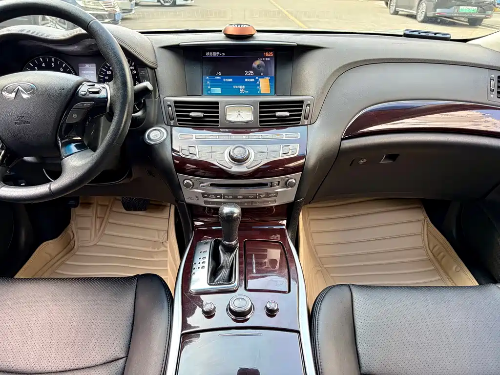 Infiniti M 2012 M25L