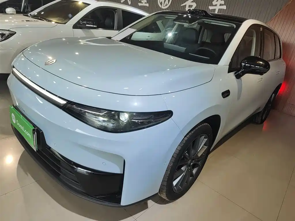 ZERO-RUNNING CAR ZERO RUN C10