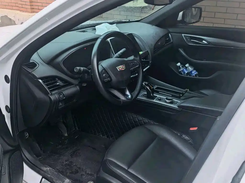 Cadillac CT5 — миниатюра 6