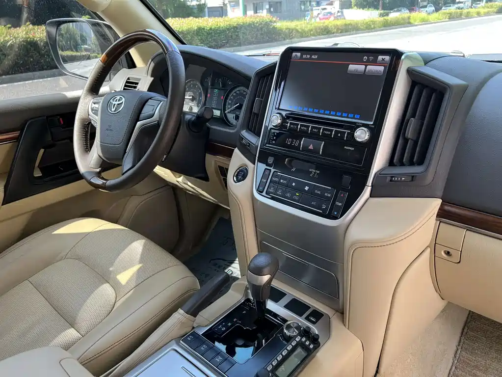 Toyota Land Cruiser — миниатюра 16