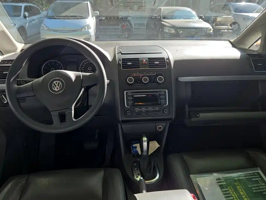 Volkswagen Touran — миниатюра 12