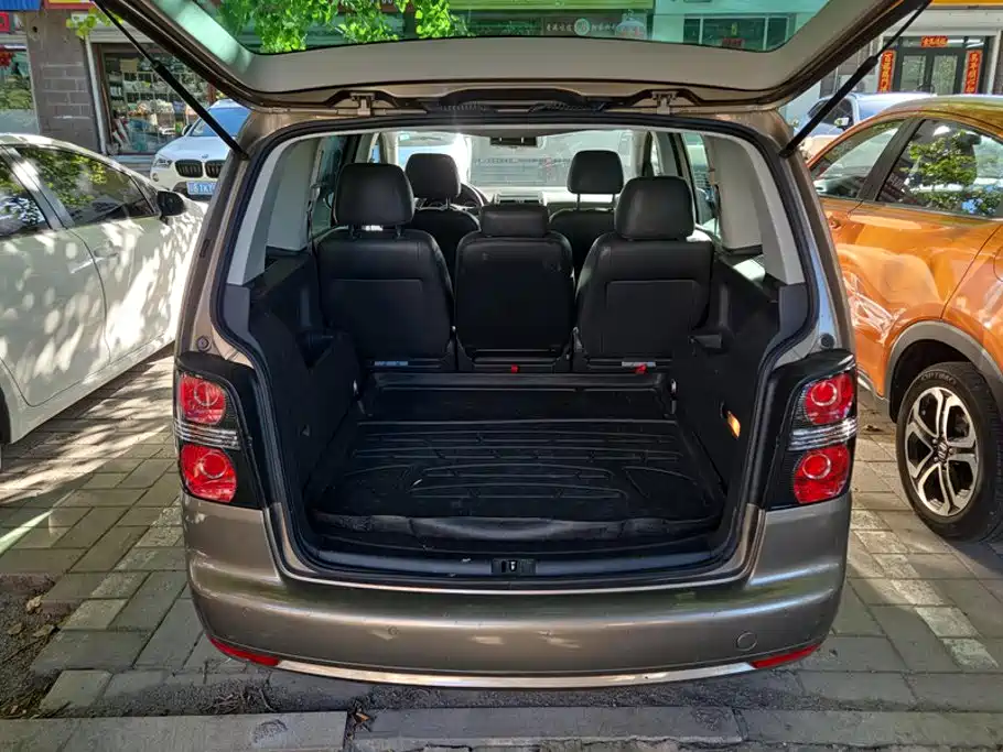 Volkswagen Touran — миниатюра 4