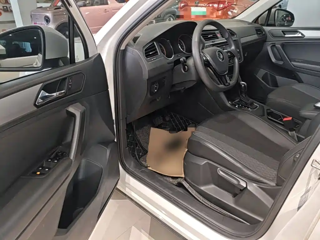 Volkswagen Tiguan L — миниатюра 16