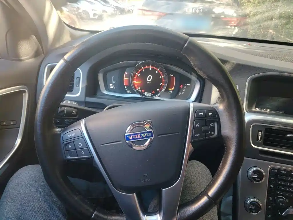 Volvo S60 — миниатюра 3