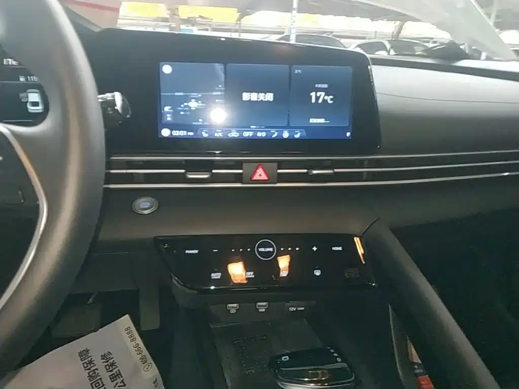 Hyundai Elantra — миниатюра 13