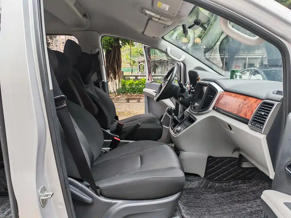 JAC Motors RUIFENG M4