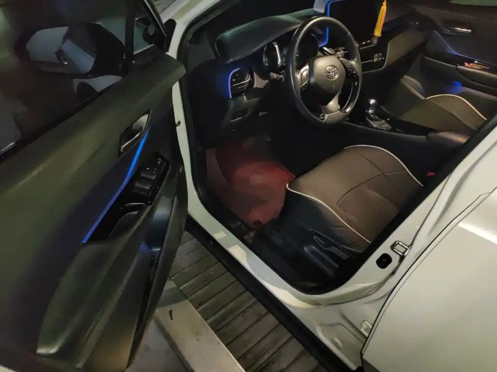 Toyota C-HR — миниатюра 14