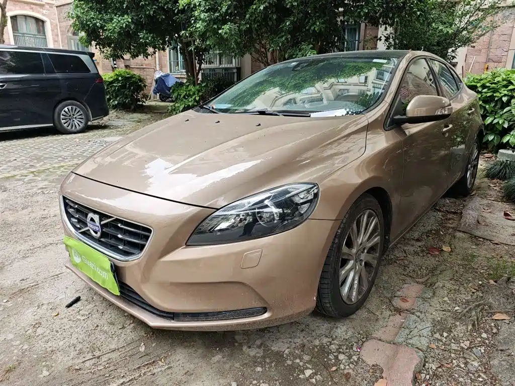 Volvo V40 2015