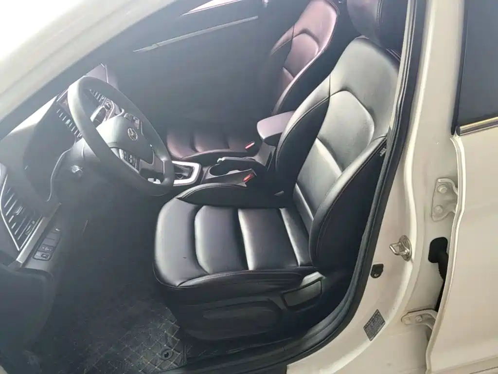 Hyundai Elantra — миниатюра 15