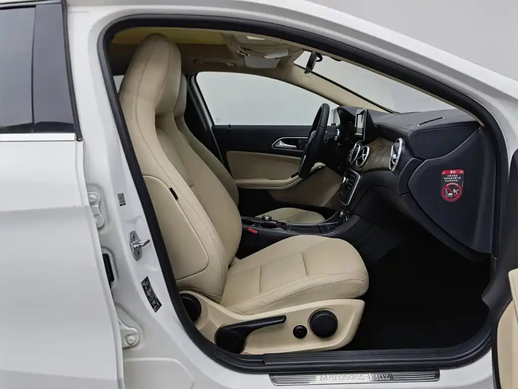 Mercedes-Benz GLA — миниатюра 23