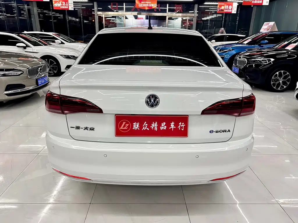 Volkswagen Bora EV — миниатюра 5