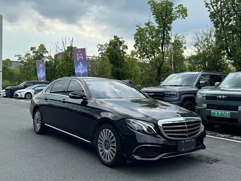 Mercedes-Benz E-Class — миниатюра 3