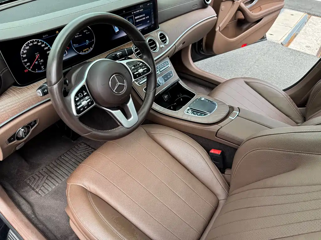 Mercedes-Benz E-Class — миниатюра 6