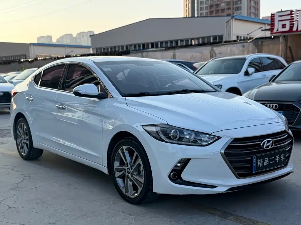 Hyundai Elantra — миниатюра 3