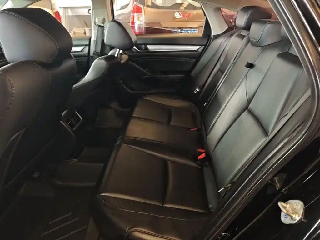 Honda Accord — миниатюра 17