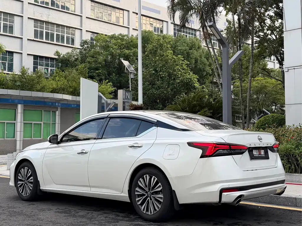Nissan Teana — миниатюра 4
