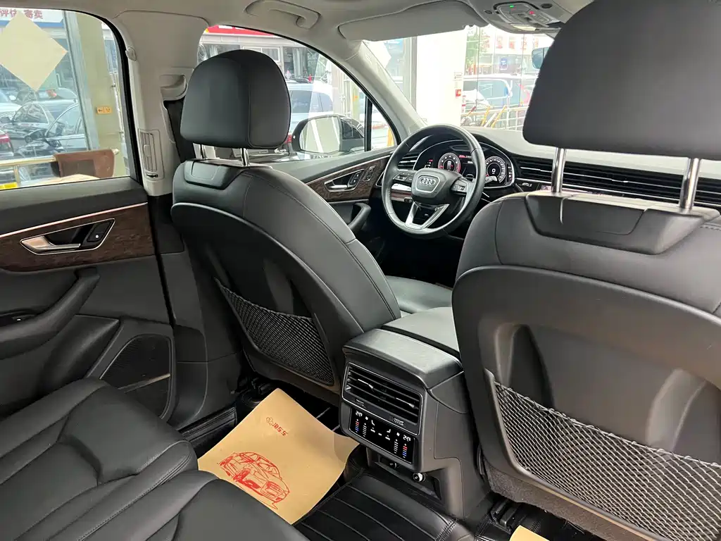 Audi Q7 — миниатюра 8