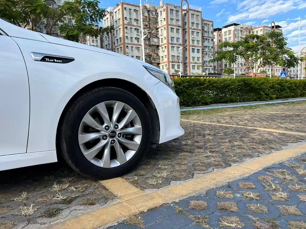Kia K5 1.6T Auto LUX, фото 8