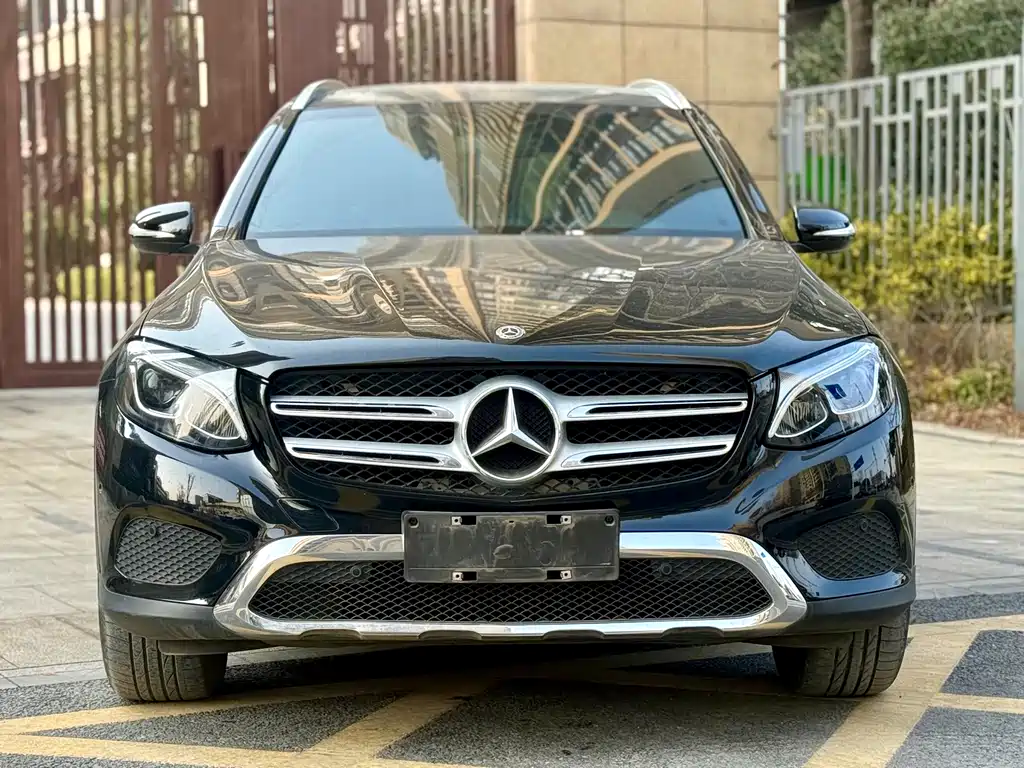 MERCEDES-BENZ GLC