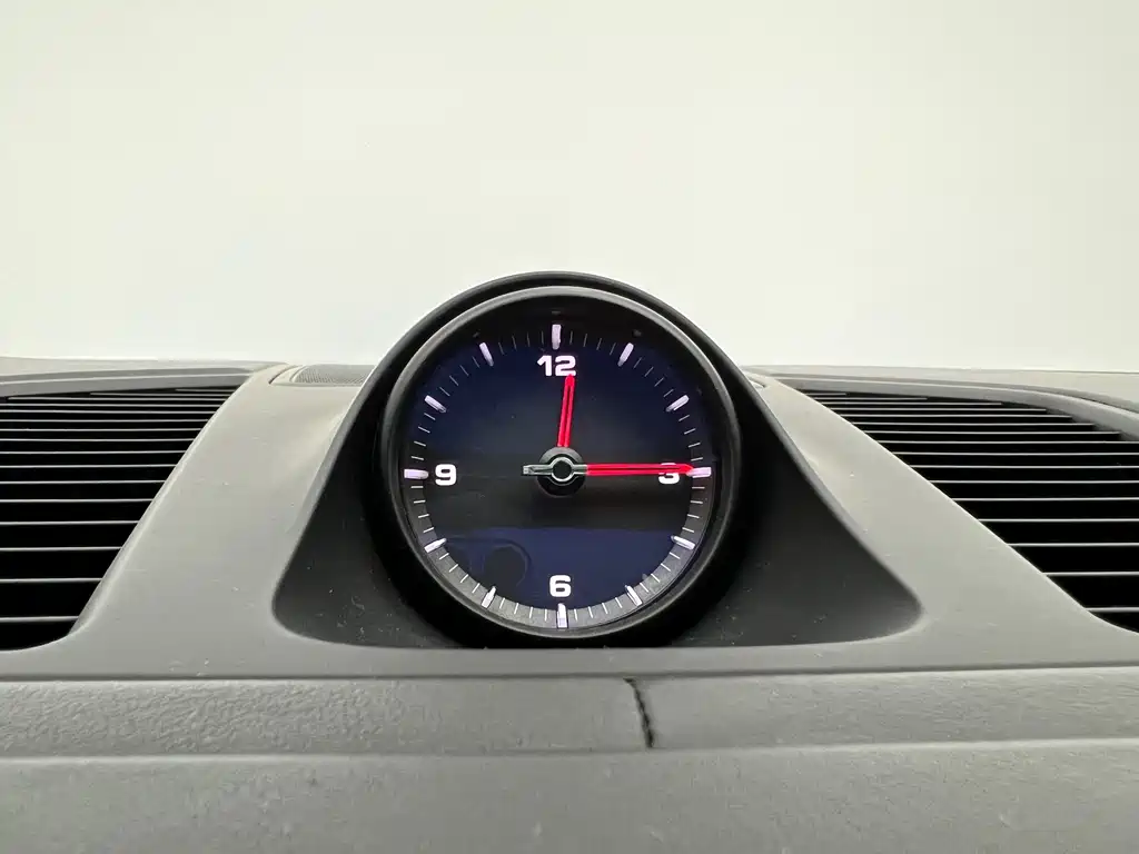 Porsche Cayenne — миниатюра 9