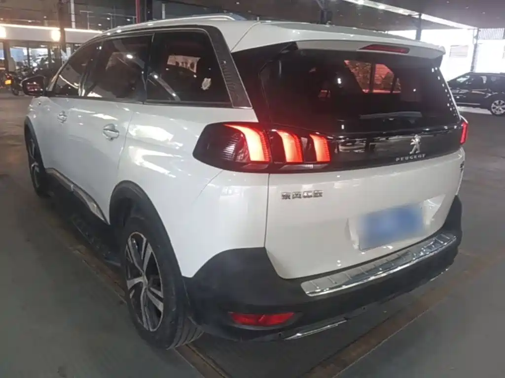 Peugeot 5008 — миниатюра 5