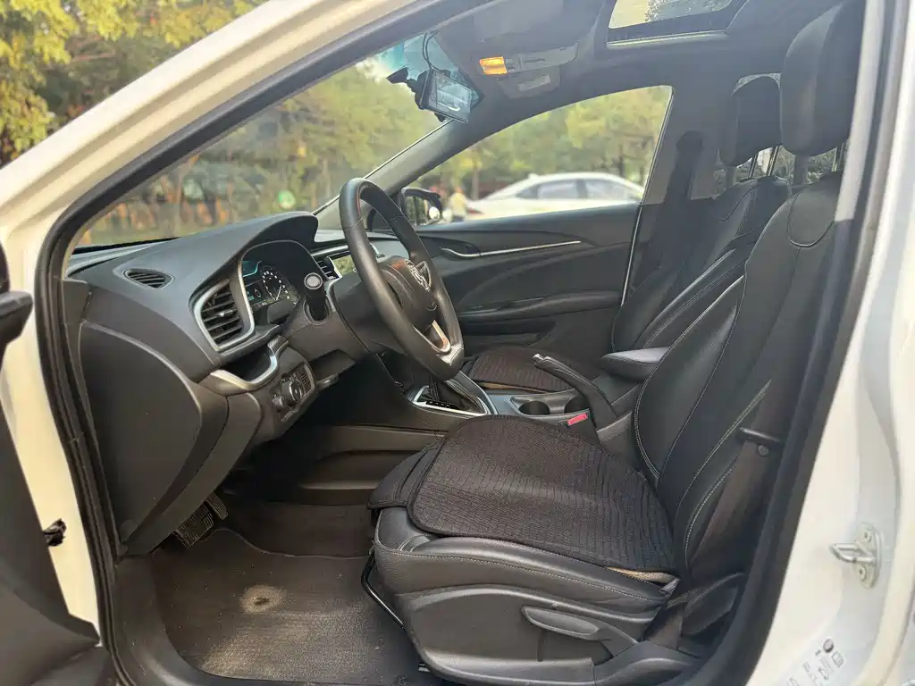 Buick Excelle — миниатюра 9