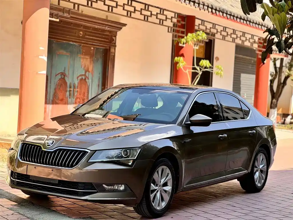 Купить Skoda Superb