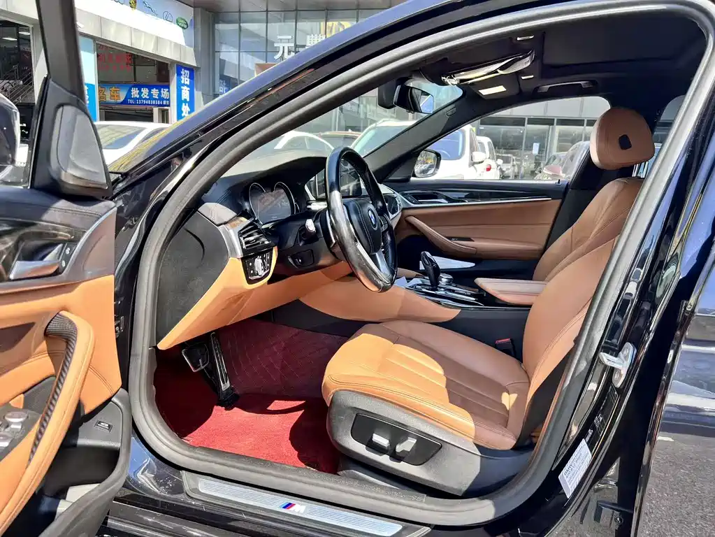BMW 5 Series — миниатюра 7
