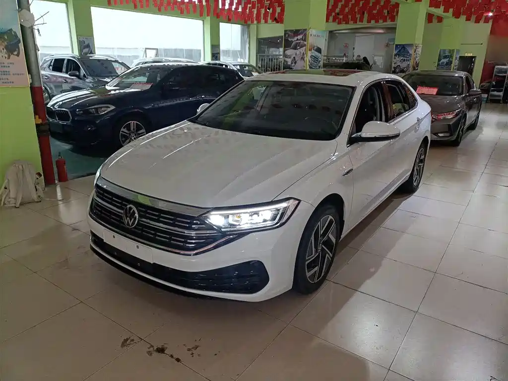 Volkswagen Sagitar 2022