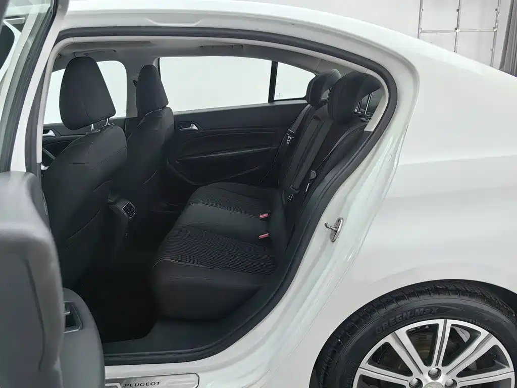 Peugeot 408 — миниатюра 15