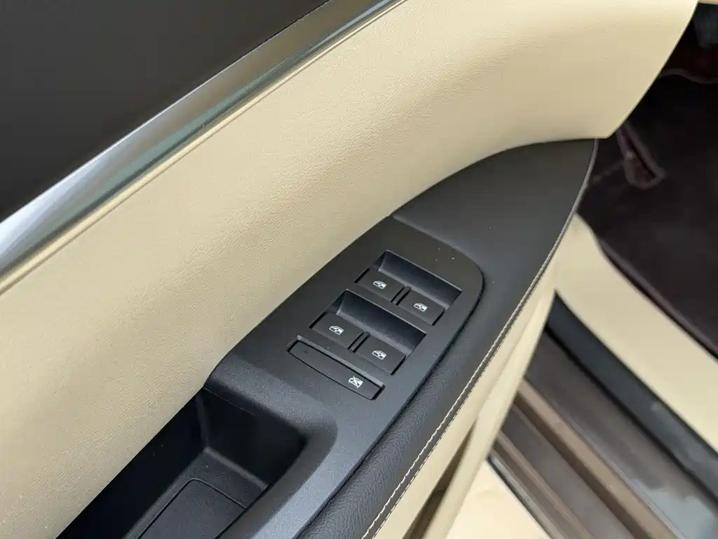 Buick GL8 — миниатюра 8