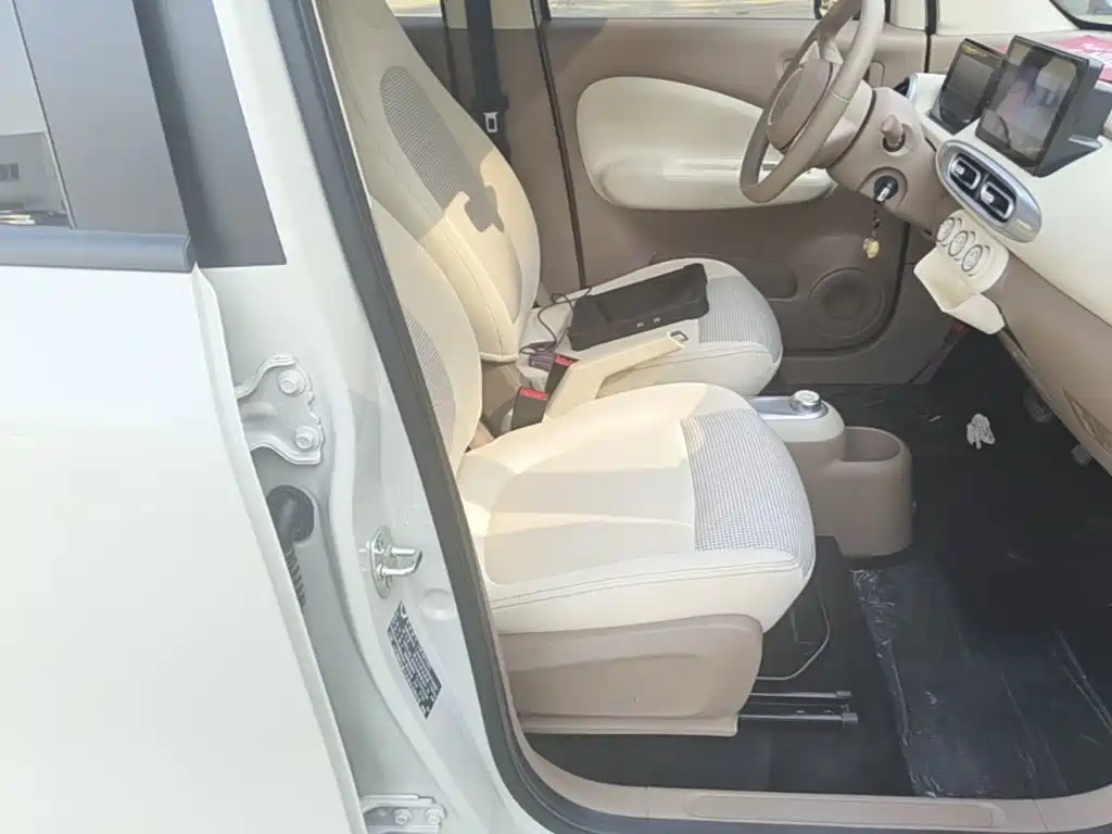 Wuling MINIEV — миниатюра 25
