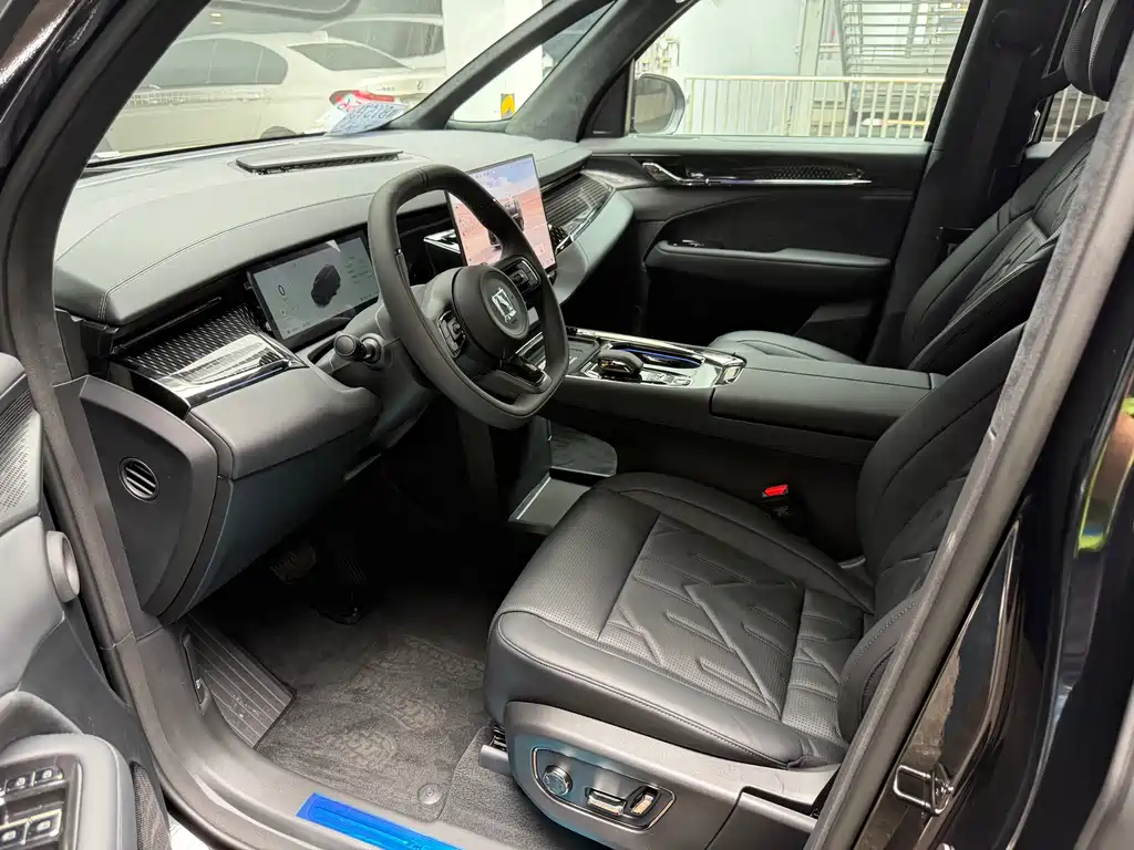Zeekr 009 2024 мест 108kWh