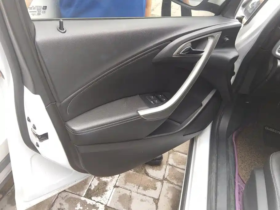 Buick Excelle — миниатюра 7