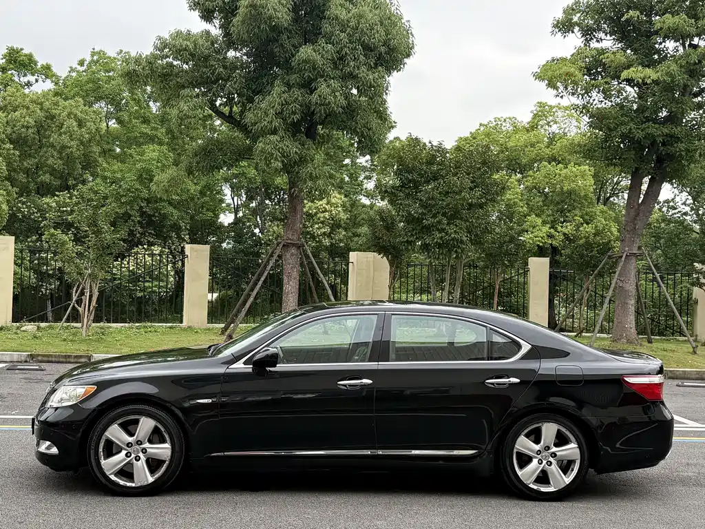 Lexus LS 2006 460L Luxury