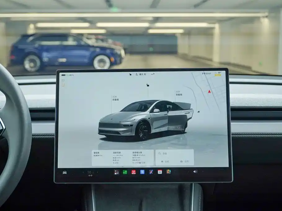 Tesla Model Y — миниатюра 17