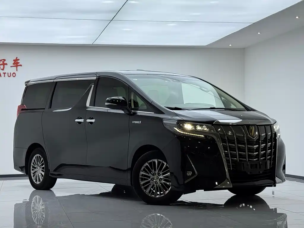 Toyota Alphard — миниатюра 3
