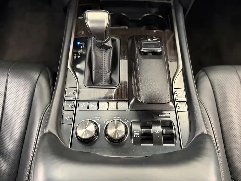 Lexus LX — миниатюра 15