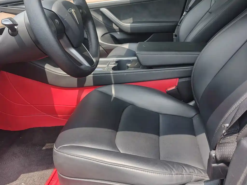 Tesla Model 3 — миниатюра 9