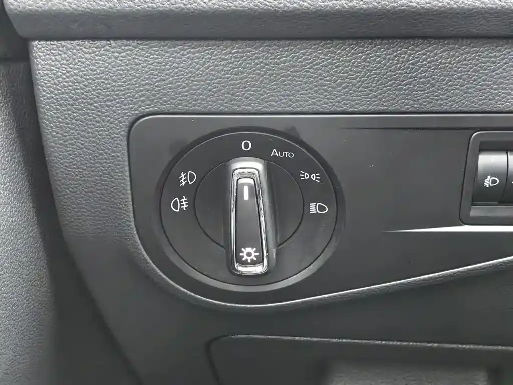 Volkswagen Tiguan L — миниатюра 21