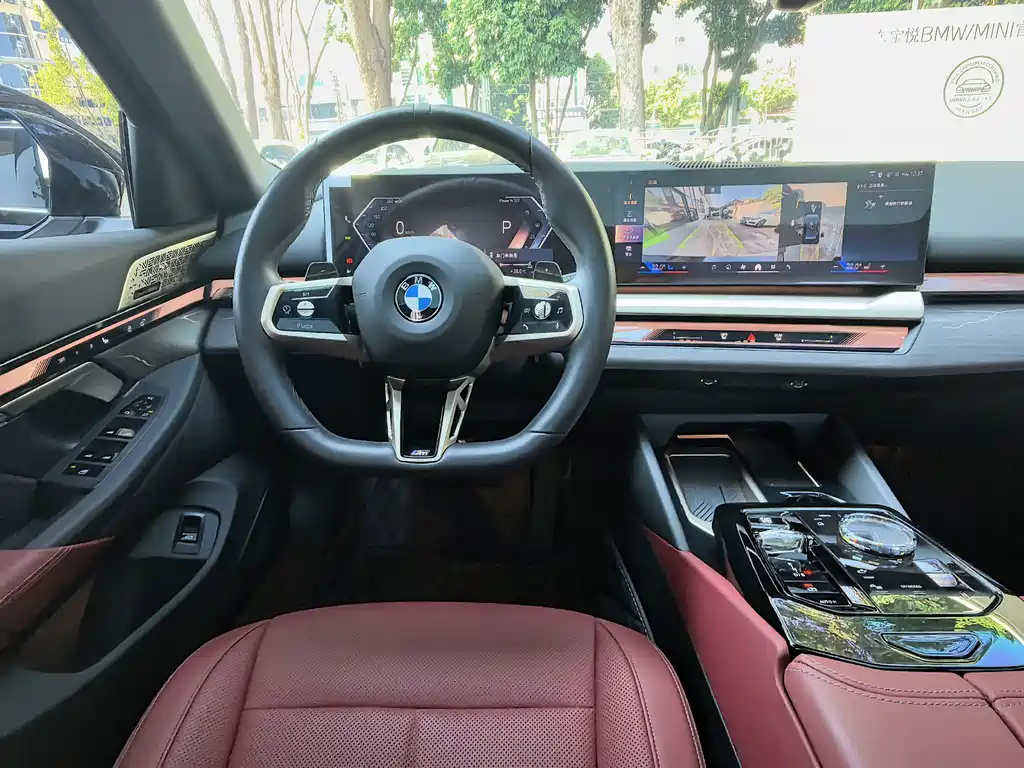 BMW 5 Series — миниатюра 20
