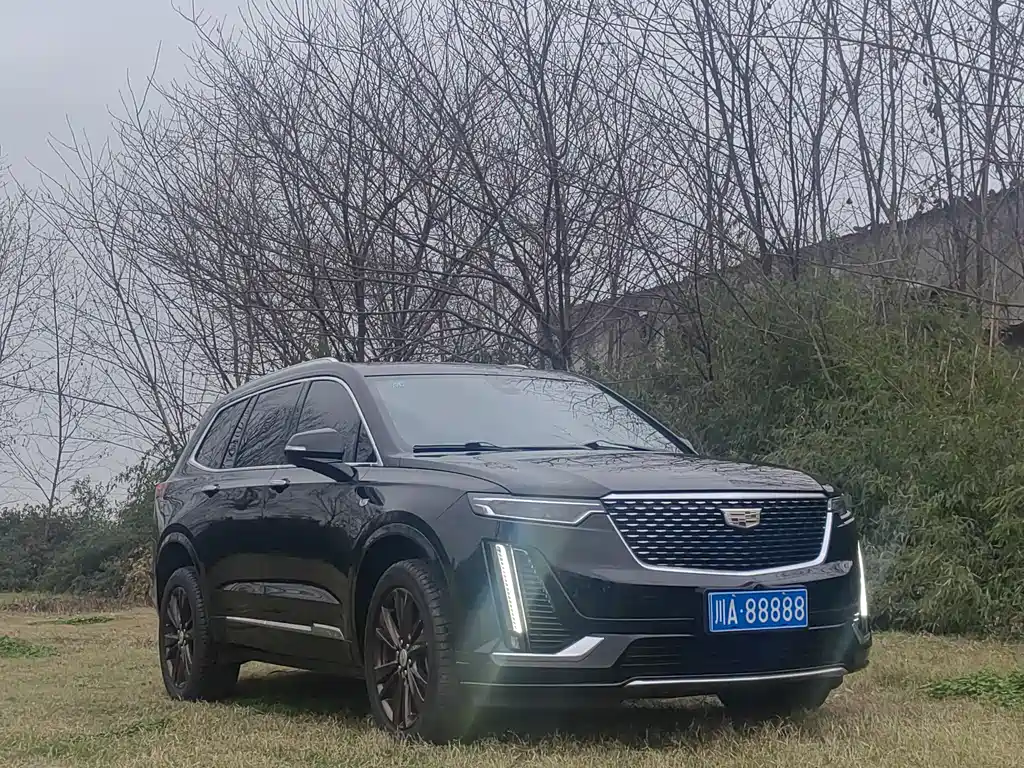 CADILLAC XT6