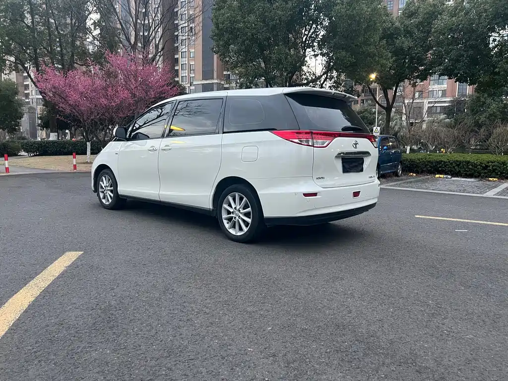 TOYOTA PREVIA
