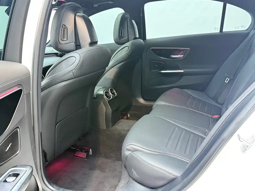 Mercedes-Benz C-Class — миниатюра 10