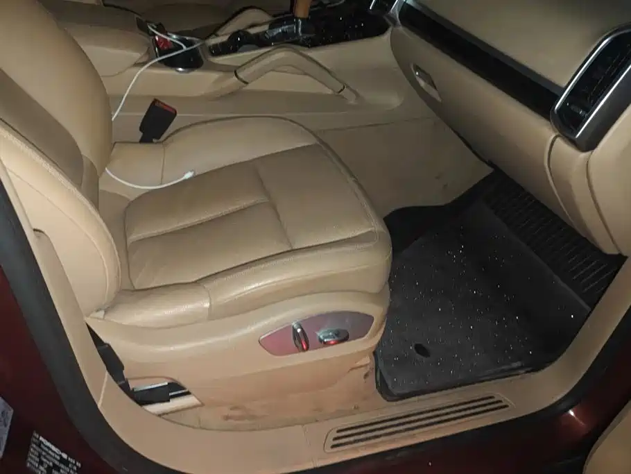 Porsche Cayenne — миниатюра 8