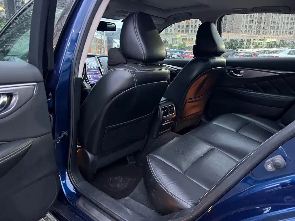 Infiniti Q50L 2018 2.0T VI