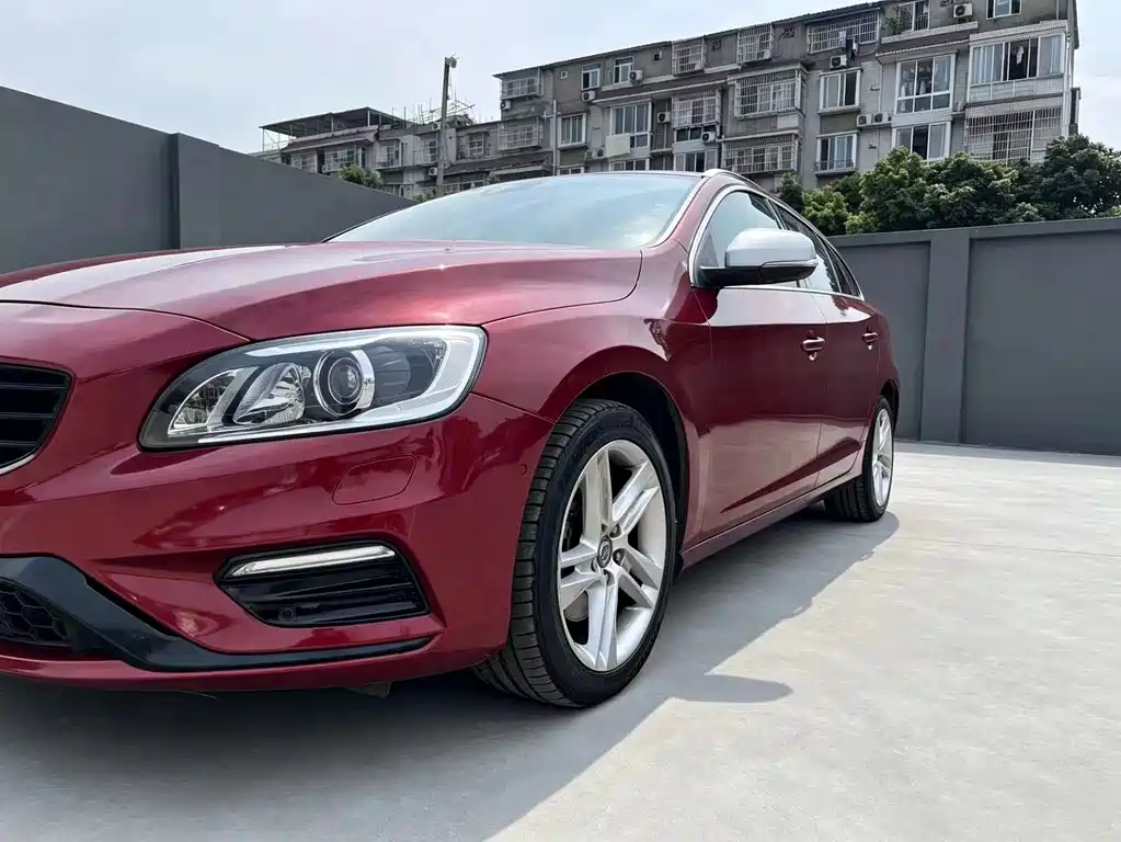 Volvo V60 2016 T5