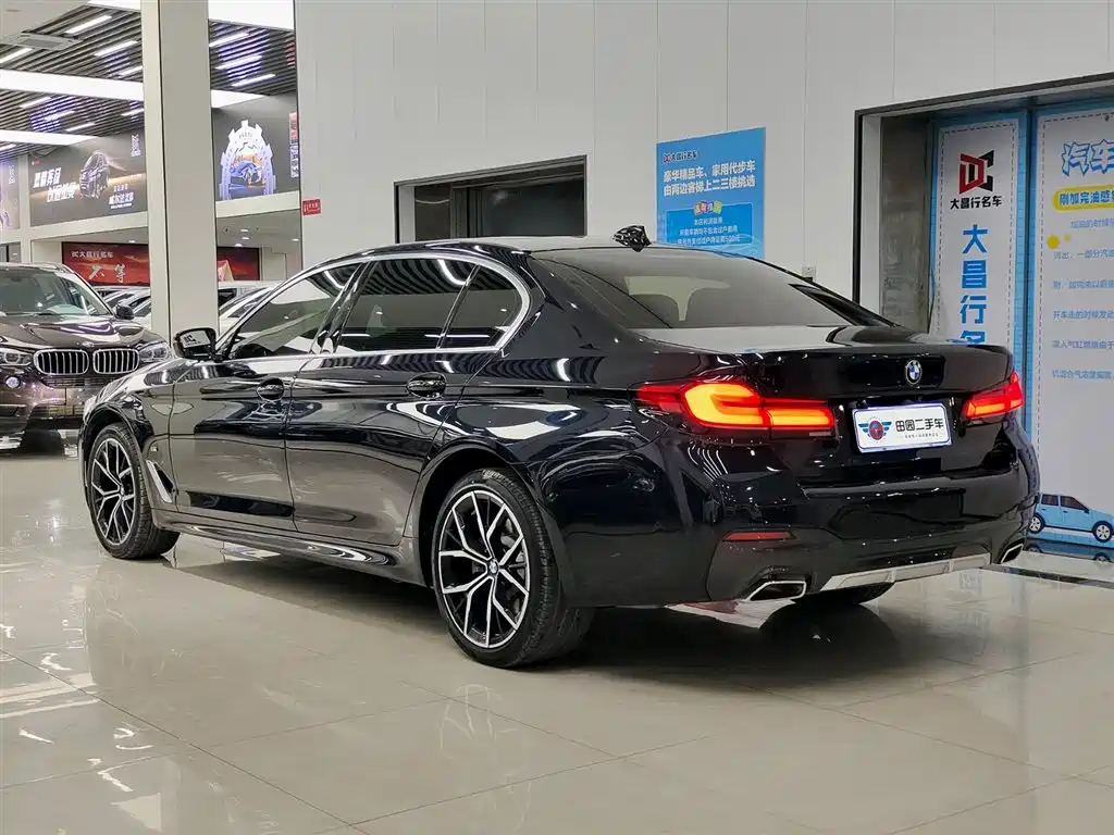 BMW 5 SERIES