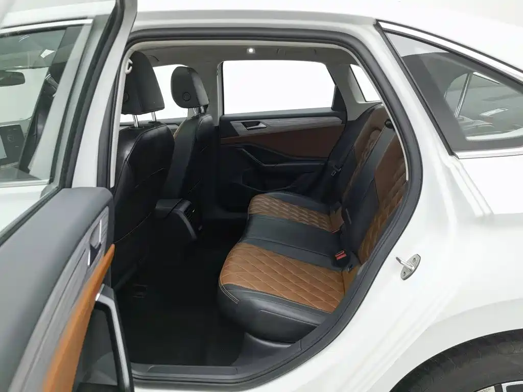 Volkswagen Sagitar — миниатюра 15