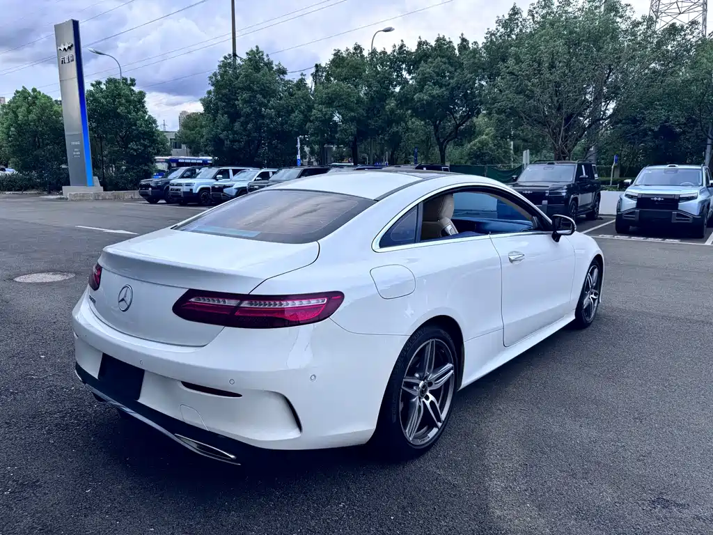 Mercedes-Benz E-Class (Import) — миниатюра 18